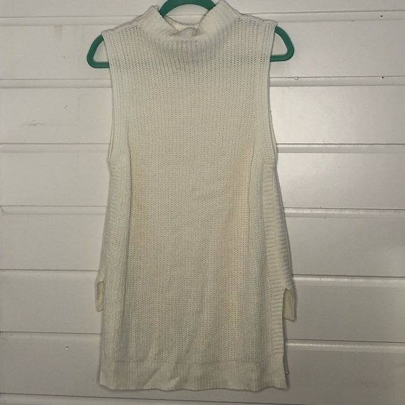 Bishop + Young chunky knit sleeveless turtleneck - Picture 2 of 2